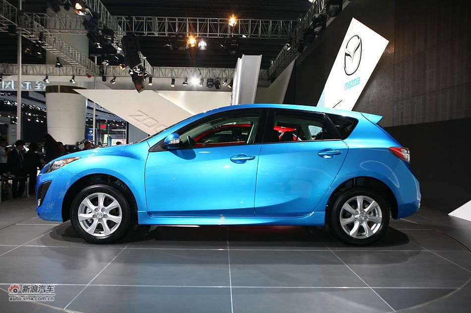 马自达3星骋两厢