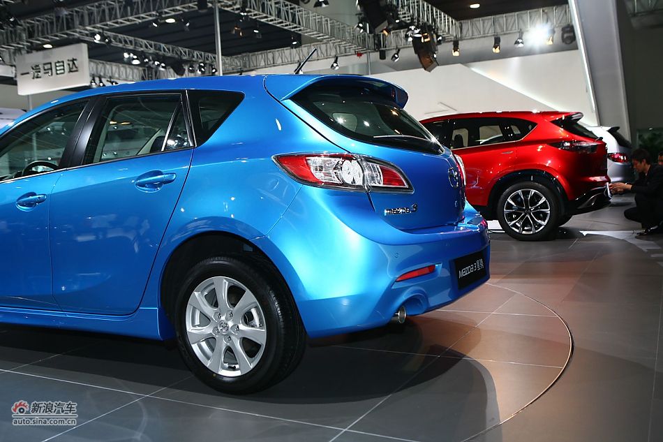 马自达3星骋两厢