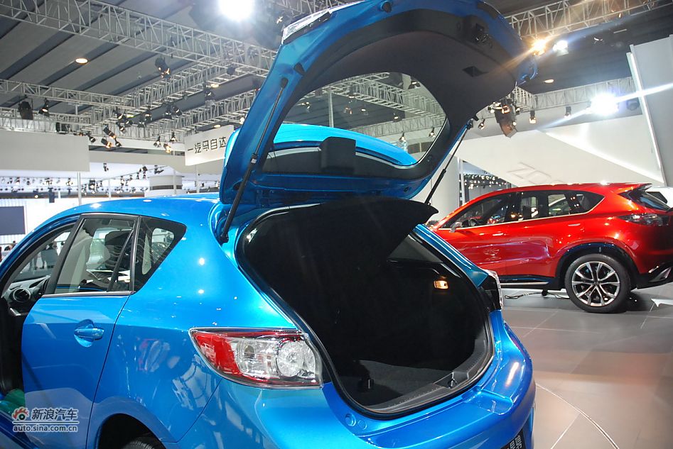 马自达3星骋两厢