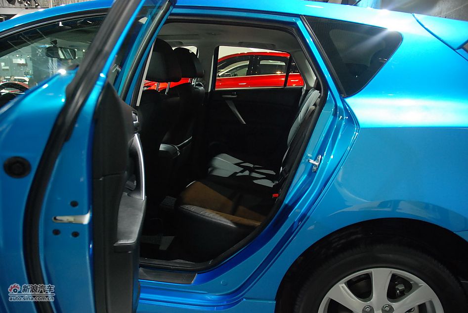 马自达3星骋两厢