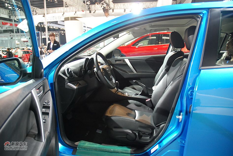 马自达3星骋两厢