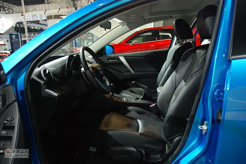 马自达3星骋两厢