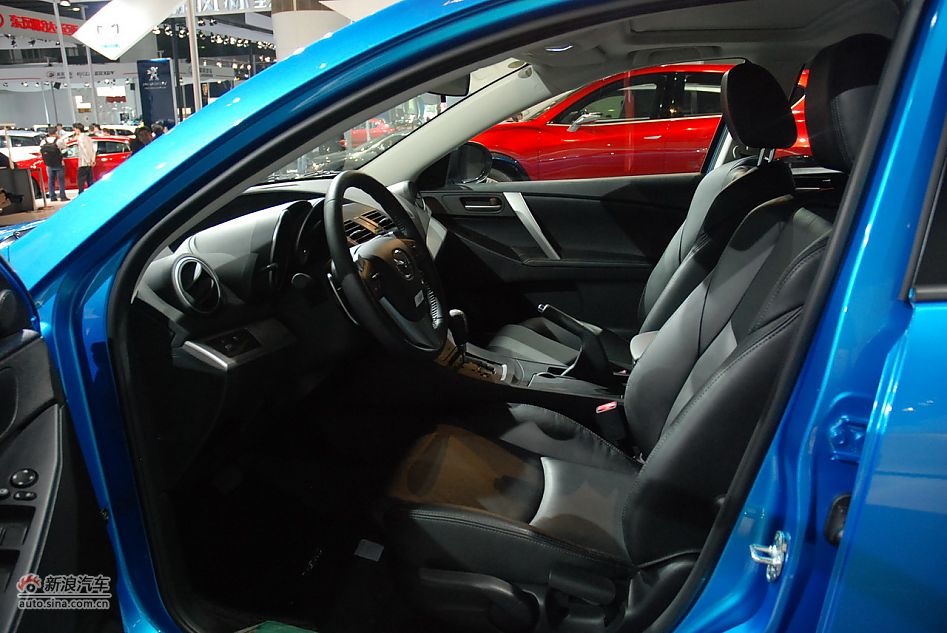 马自达3星骋两厢