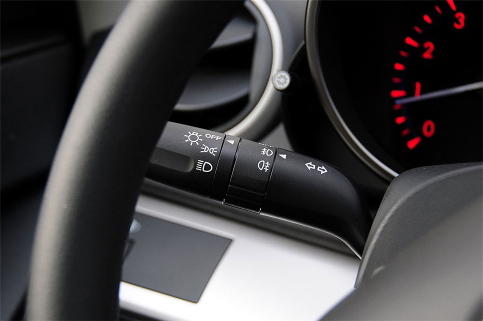 马自达3星骋 两厢 2013款 1.6L AT 精英型 内饰