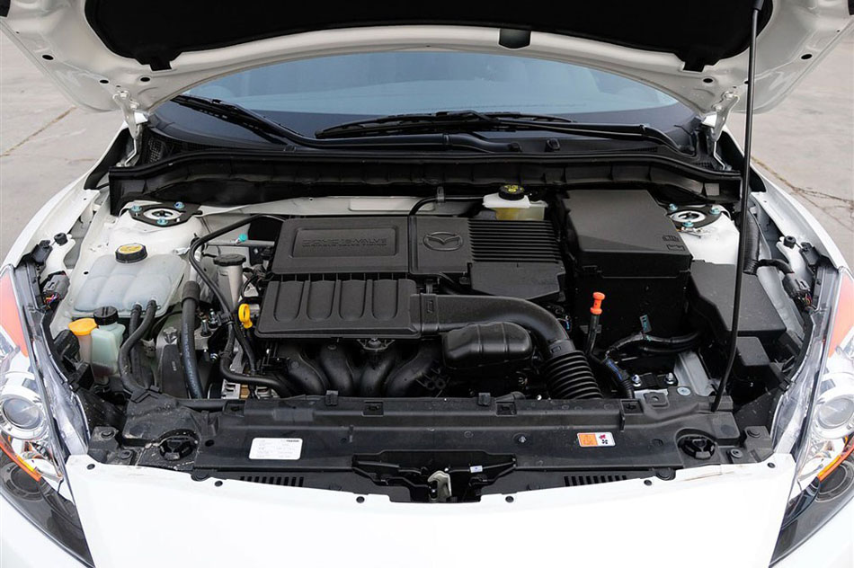 马自达3星骋 两厢 2013款 1.6L AT 精英型 引擎底盘