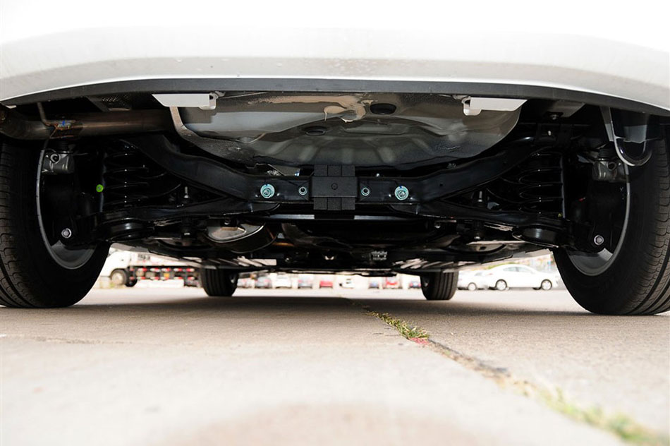 马自达3星骋 两厢 2013款 1.6L AT 精英型 引擎底盘