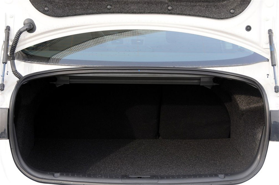 马自达3星骋 三厢 2013款 1.6L AT 精英型 空间