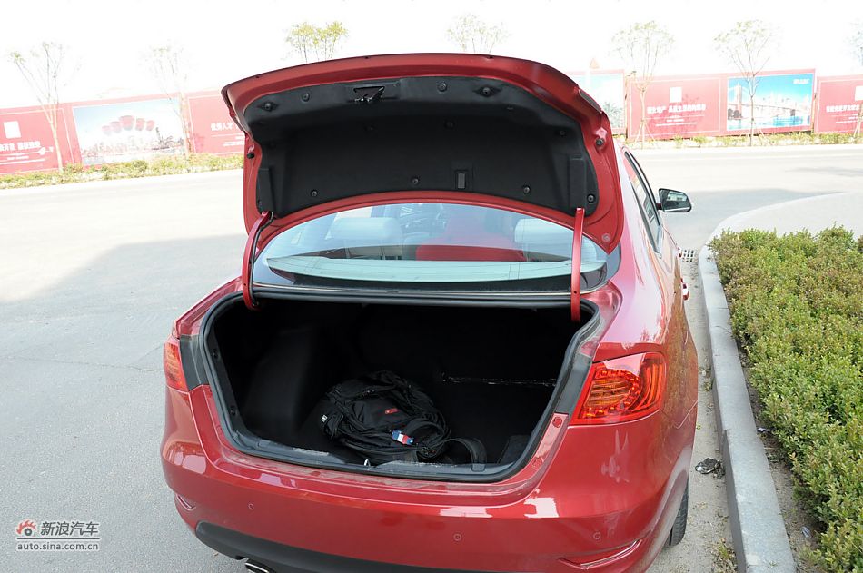 2011款中华H530试驾