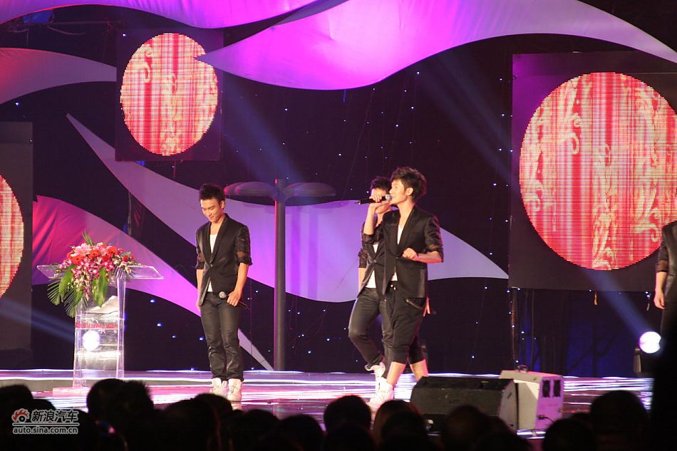 中华H530上市现场乐队演出