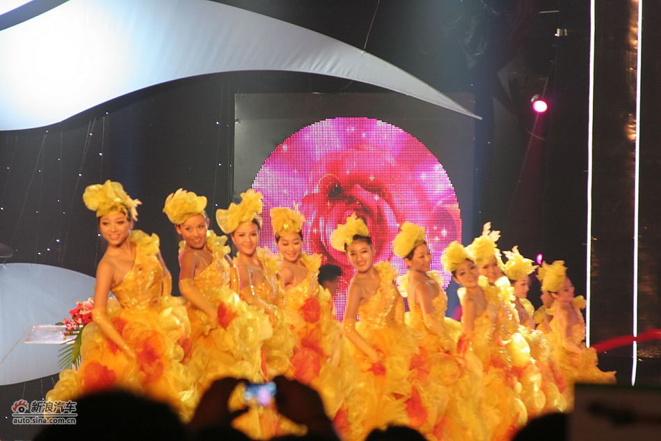 中华H530上市-歌舞表演