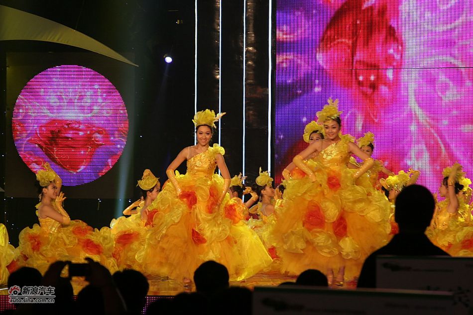 中华H530上市-歌舞表演