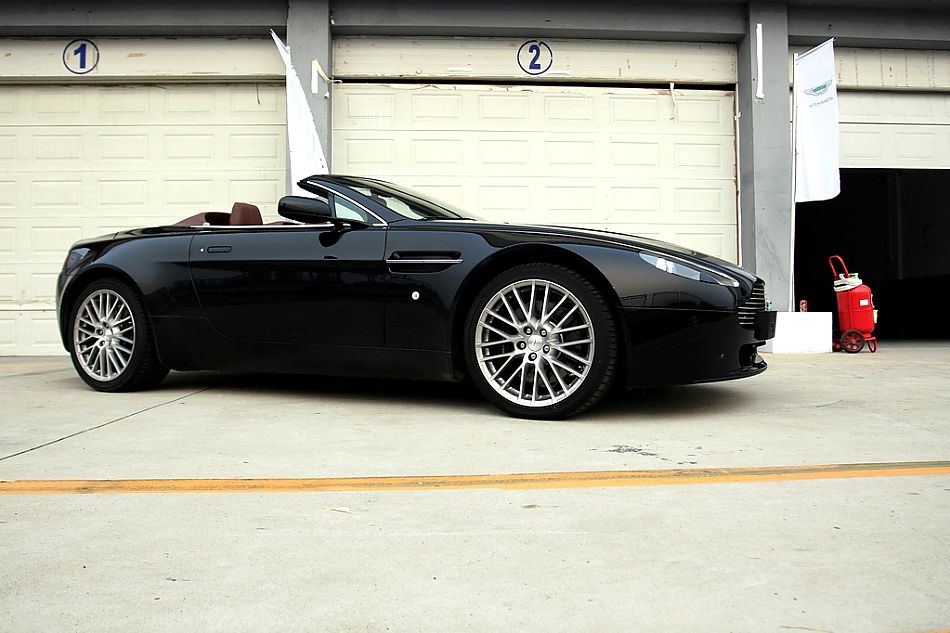 V8 Vantage外观图片