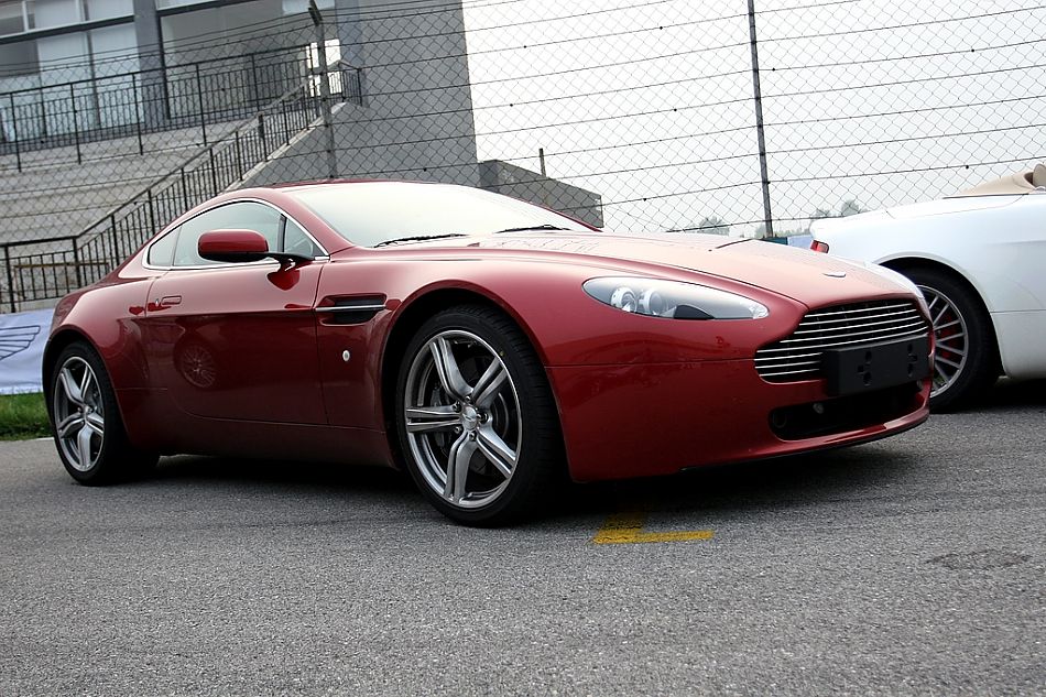 V8 Vantage外观图片