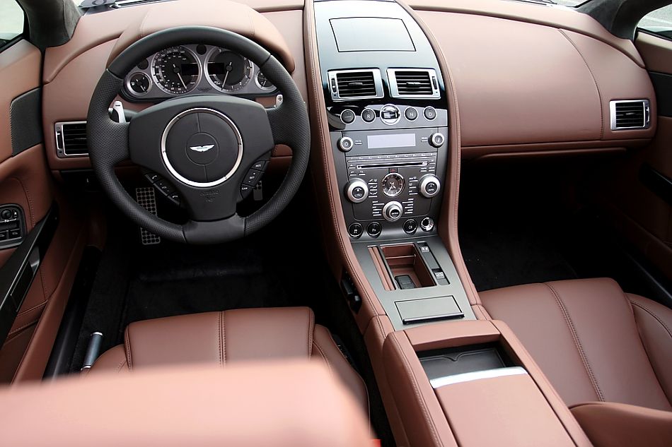 V8 Vantage Roadster内饰图片