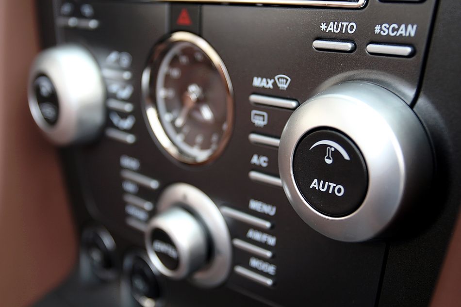 V8 Vantage Roadster内饰图片