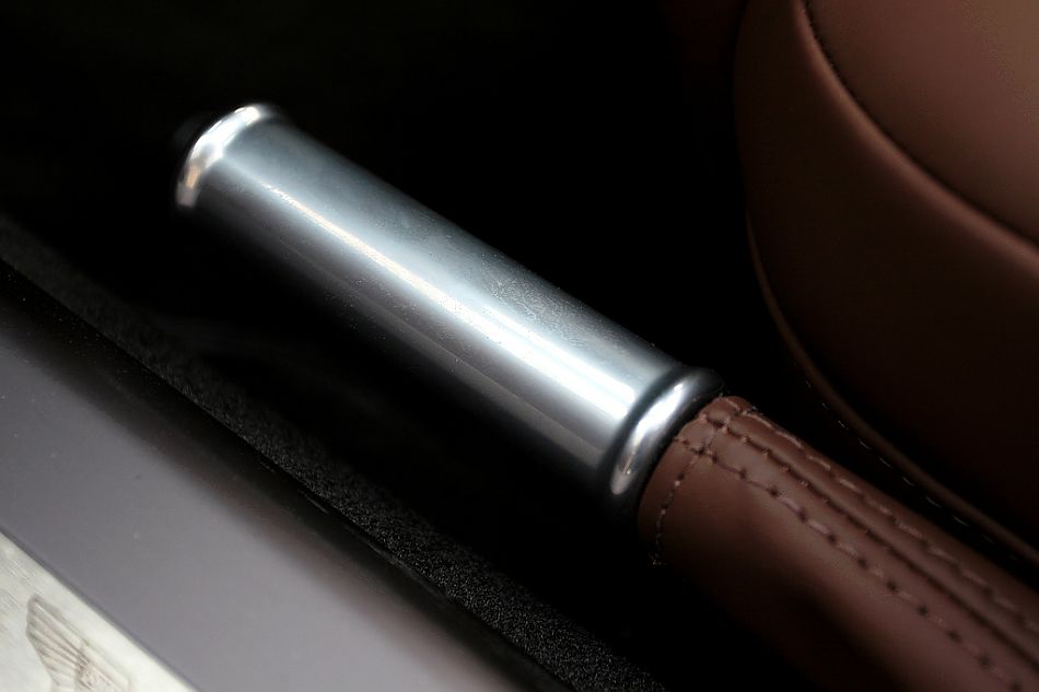 V8 Vantage Roadster内饰图片