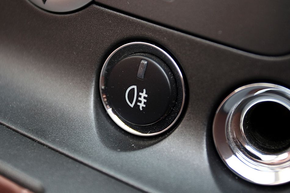 V8 Vantage Roadster内饰图片