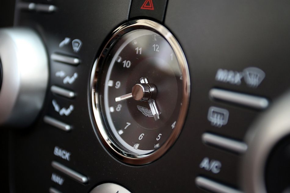 V8 Vantage Roadster内饰图片