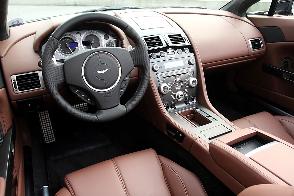 V8 Vantage Roadster内饰图片