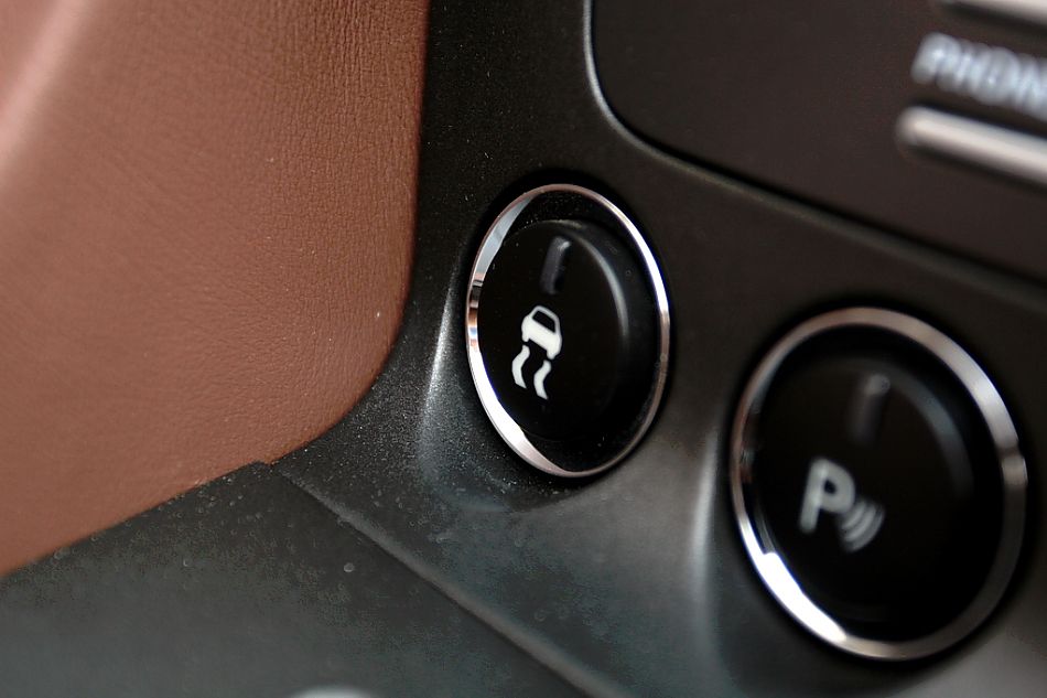 V8 Vantage Roadster内饰图片