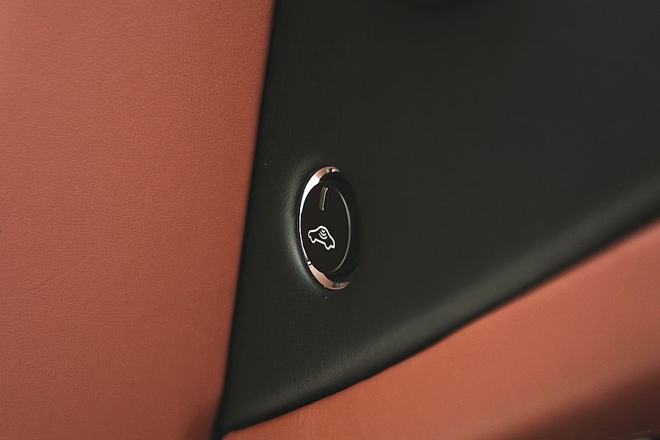 V8 Vantage Roadster内饰图片