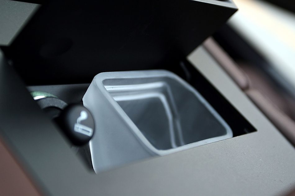 V8 Vantage Roadster内饰图片