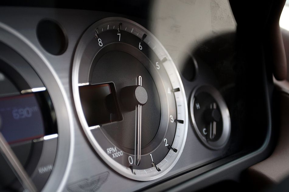 V8 Vantage Roadster内饰图片