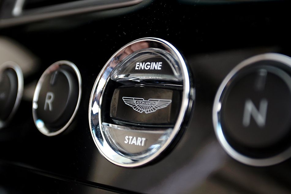 V8 Vantage Roadster内饰图片