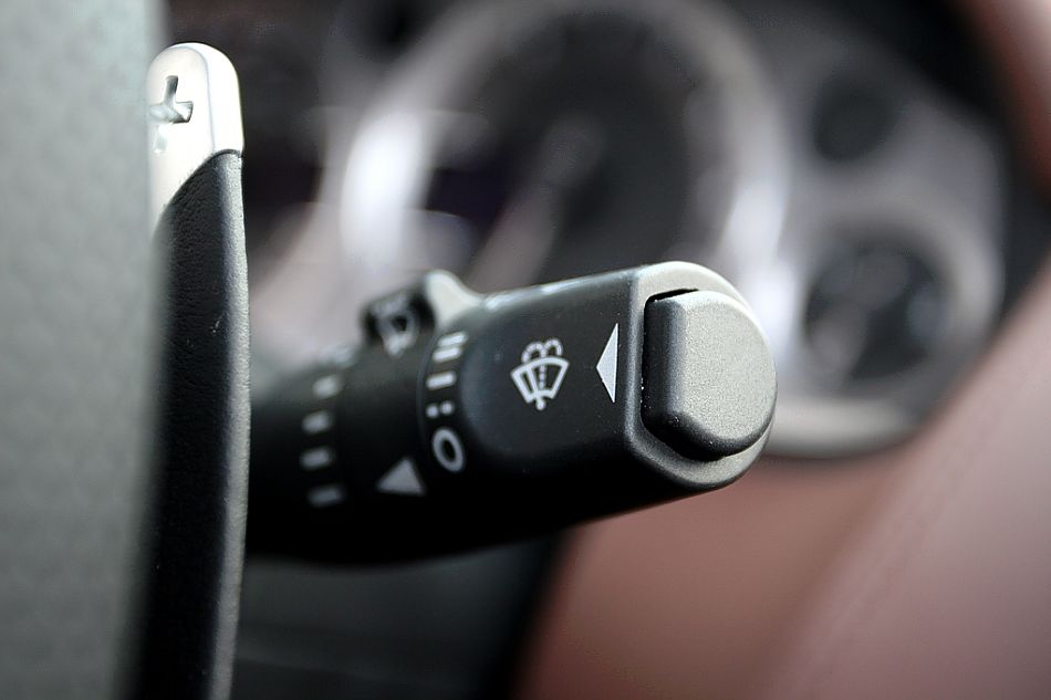 V8 Vantage Roadster内饰图片