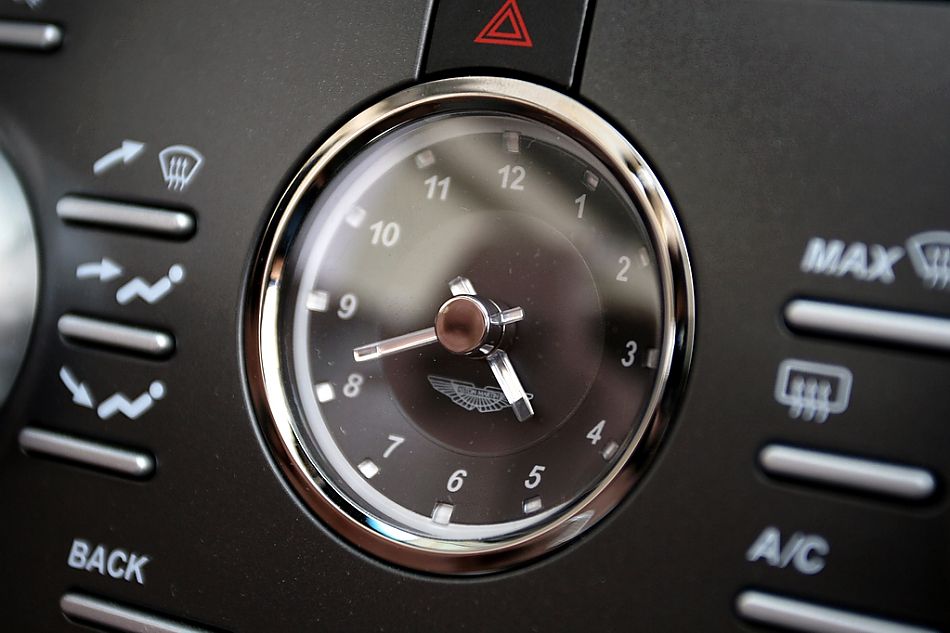 V8 Vantage Roadster内饰图片