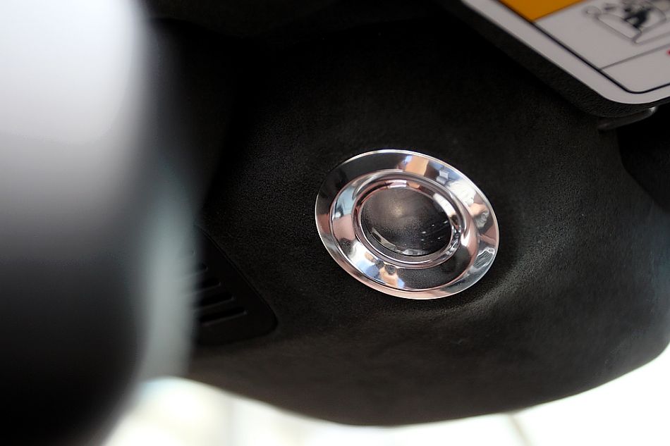 V8 Vantage Roadster内饰图片