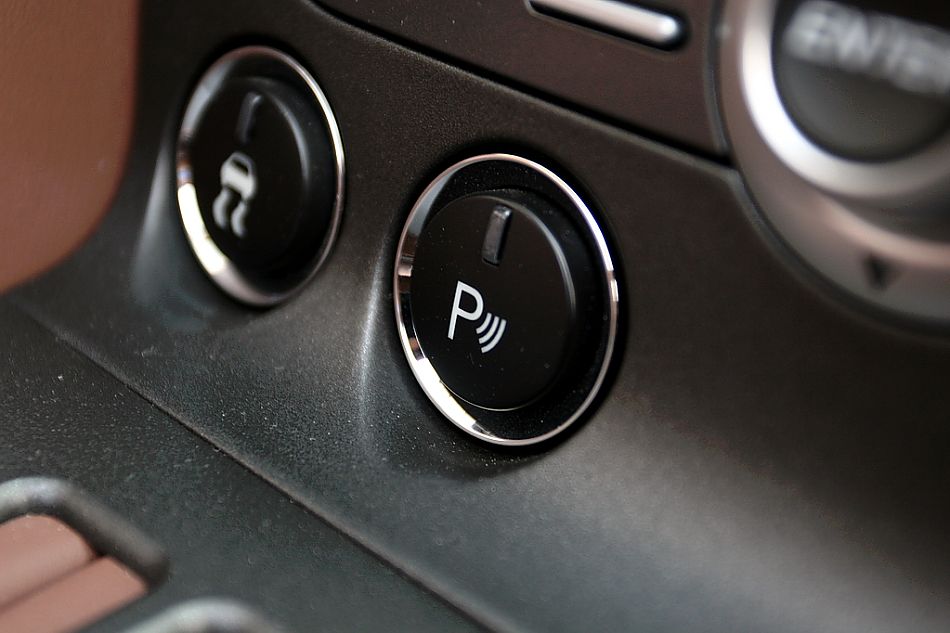 V8 Vantage Roadster内饰图片