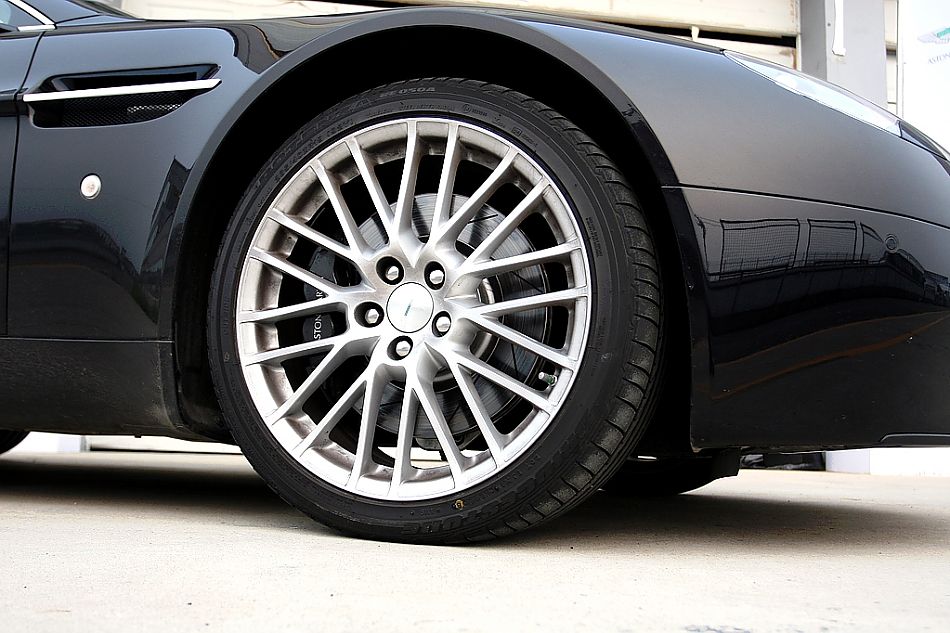 V8 Vantage外观图片