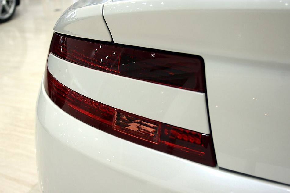 V8 Vantage外观图片