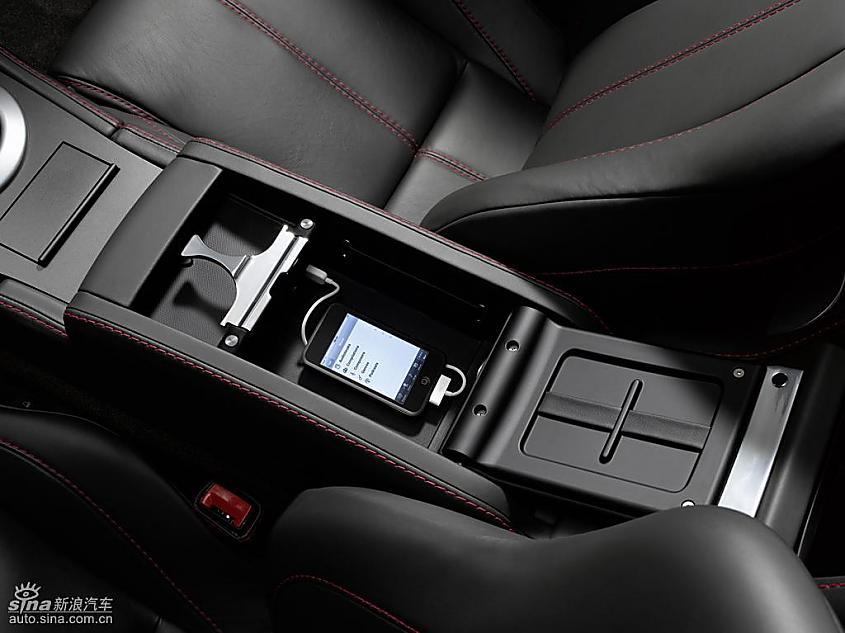 阿斯顿马丁到店