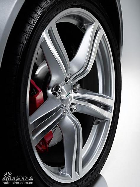 阿斯顿马丁到店