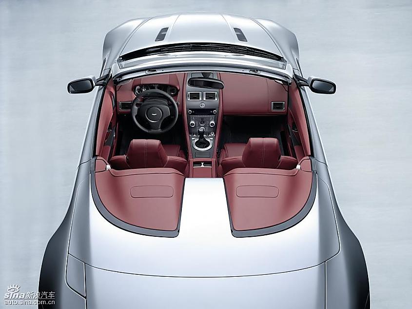 阿斯顿马丁到店