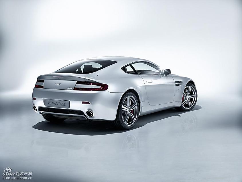 阿斯顿马丁到店