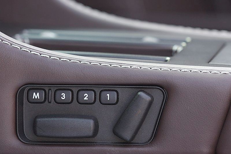 阿斯顿-马丁V8 Vantage内饰图片