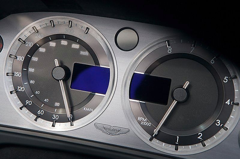 阿斯顿-马丁V8 Vantage内饰图片