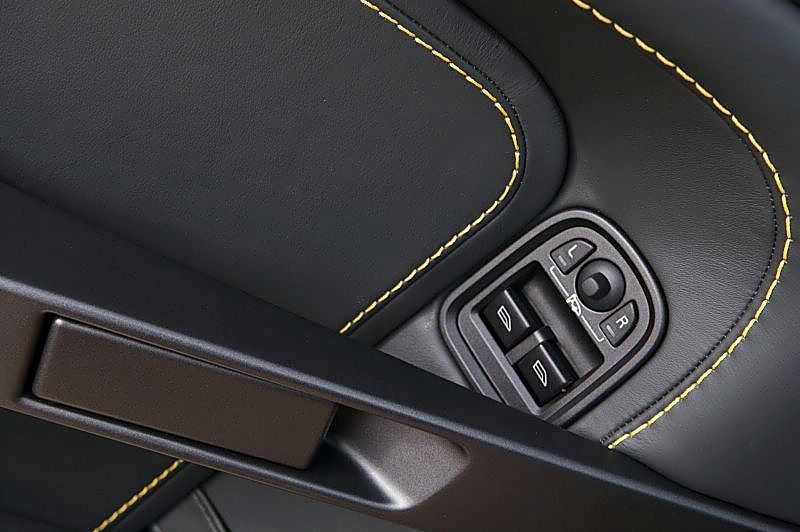 阿斯顿-马丁V8 Vantage内饰图片