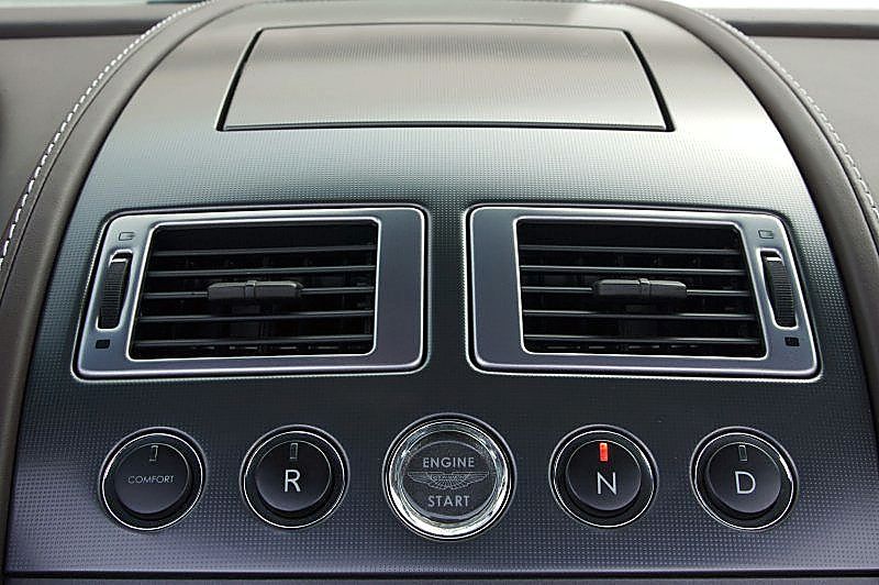 阿斯顿-马丁V8 Vantage内饰图片