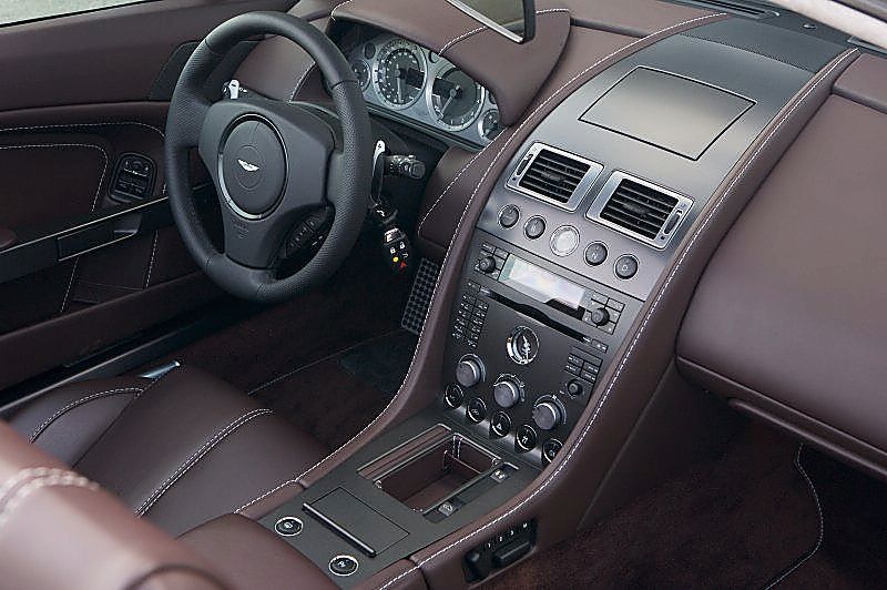 阿斯顿-马丁V8 Vantage内饰图片
