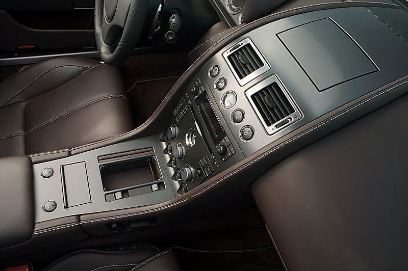 阿斯顿-马丁V8 Vantage内饰图片