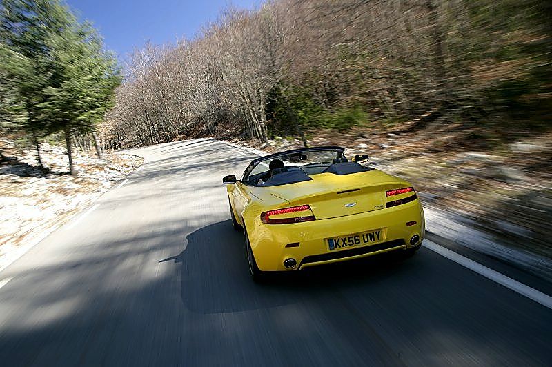 阿斯顿-马丁V8 Vantage外观图片