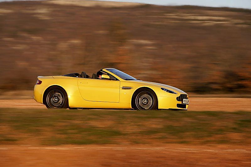 阿斯顿-马丁V8 Vantage外观图片