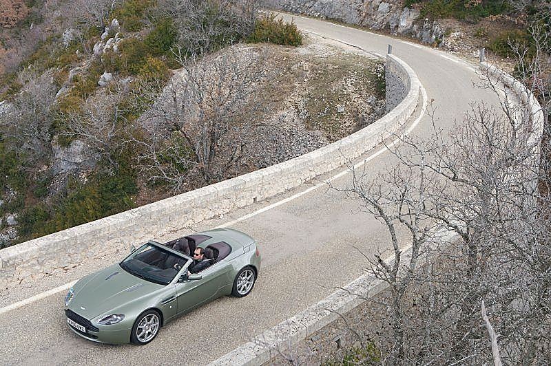 阿斯顿-马丁V8 Vantage外观图片