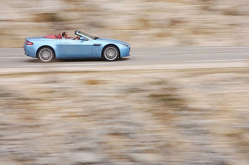 阿斯顿-马丁V8 Vantage外观图片