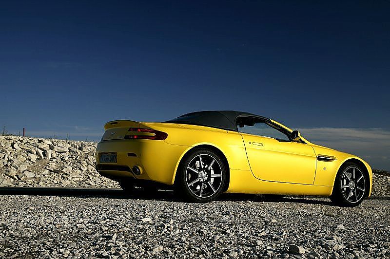 阿斯顿-马丁V8 Vantage外观图片