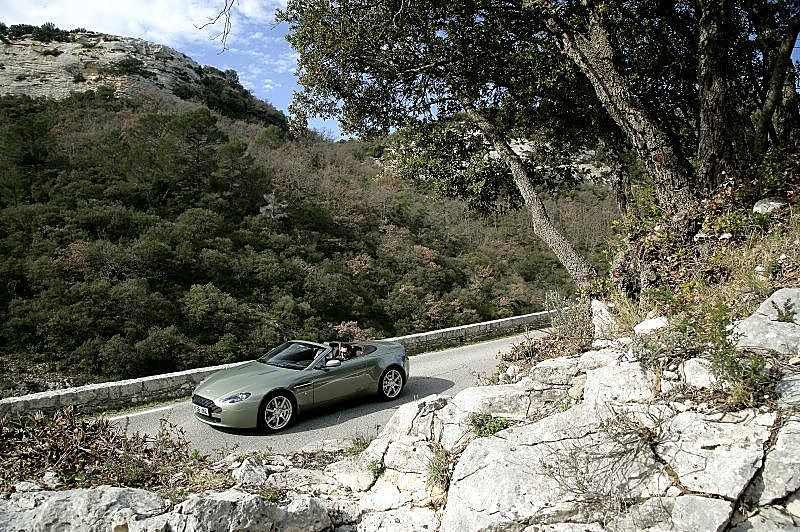 阿斯顿-马丁V8 Vantage外观图片